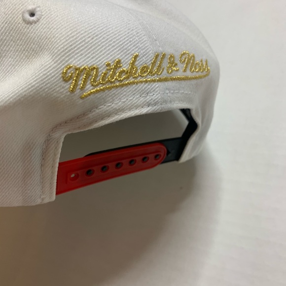 Mitchell & Ness Bulls shooting jersey & fitted - Picture 7 of 9